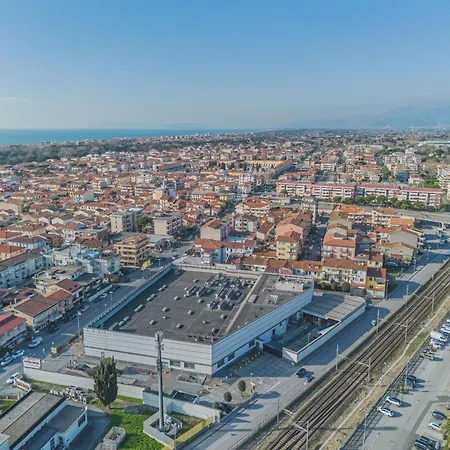 Paola By Interhome Viareggio