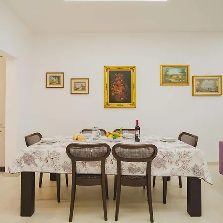 Paola By Interhome Viareggio