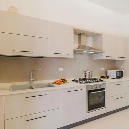 Paola By Interhome Βιαρέτζιο