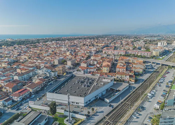 Paola By Interhome Viareggio